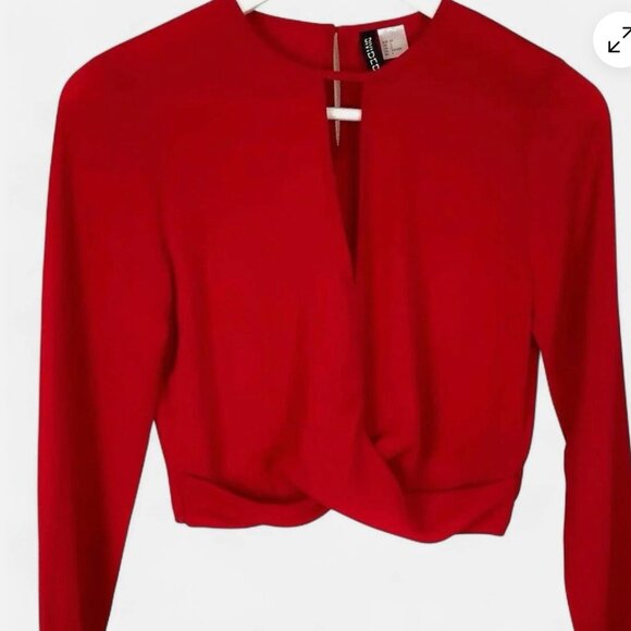 NWOT Red Cropped Twist Keyhole cutout v neckline Long Sleeve Blouse - Picture 5 of 6